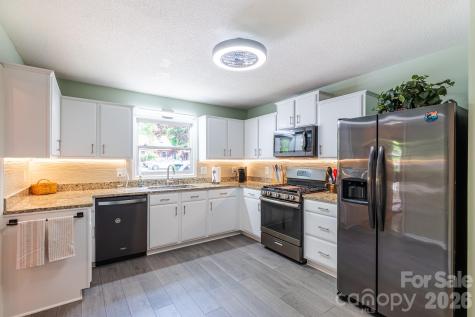12 Pencross Circle Etowah NC 28729