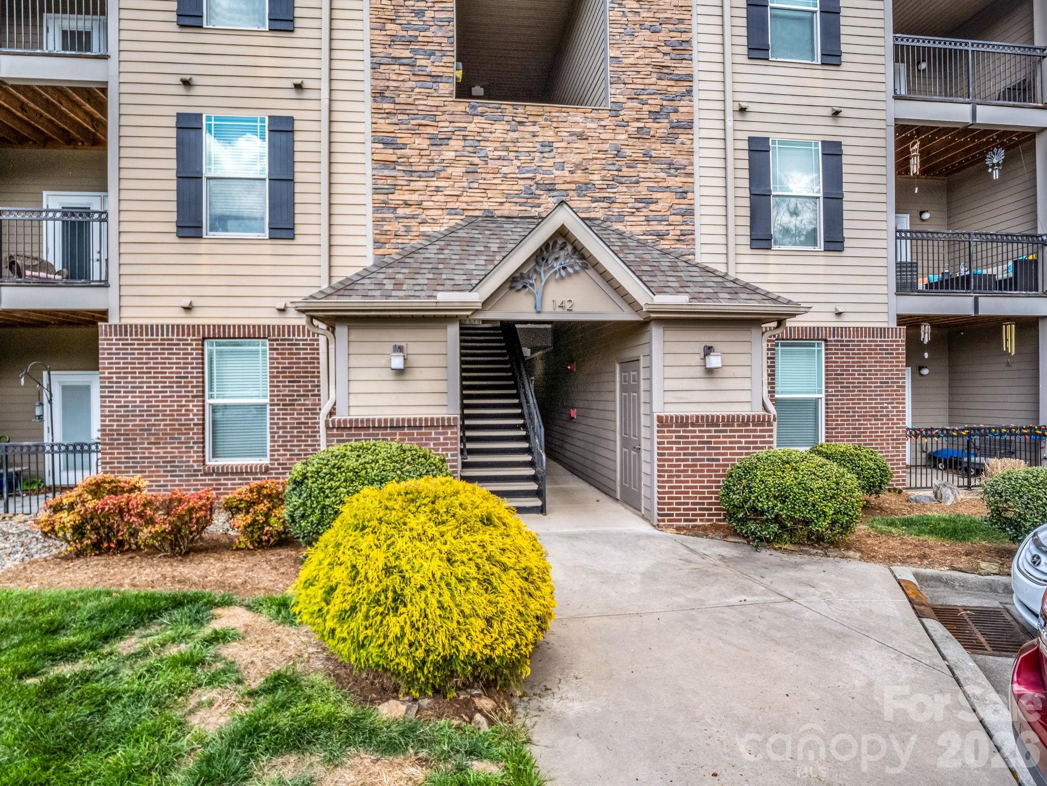 142 Brickton Village Circle Fletcher NC 28732