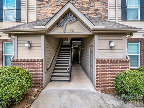 142 Brickton Village Circle Fletcher NC 28732