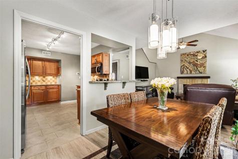 6614 Point Comfort Lane Charlotte NC 28226