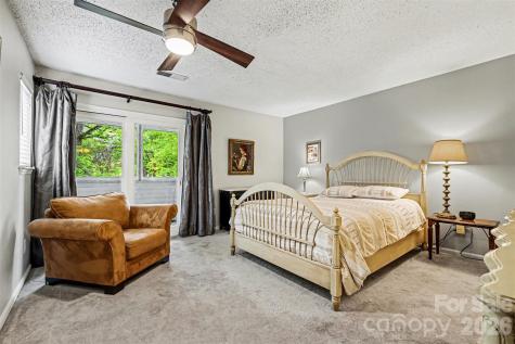 6614 Point Comfort Lane Charlotte NC 28226