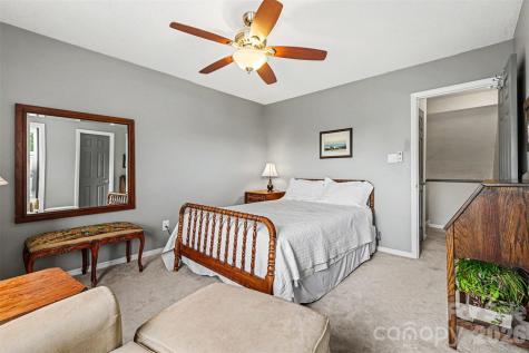 6614 Point Comfort Lane Charlotte NC 28226