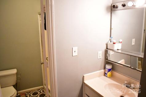 7988 Shady Oak Trail Charlotte NC 28210