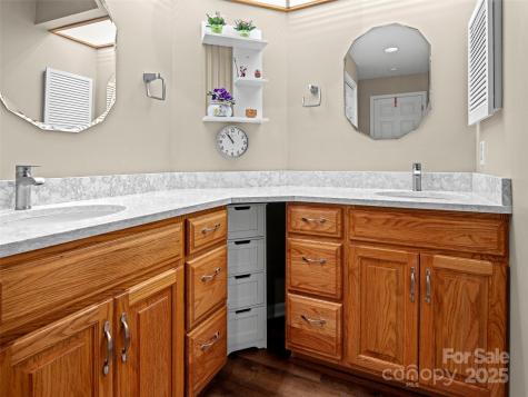 502 Spanish Oak Lane Hendersonville NC 28791