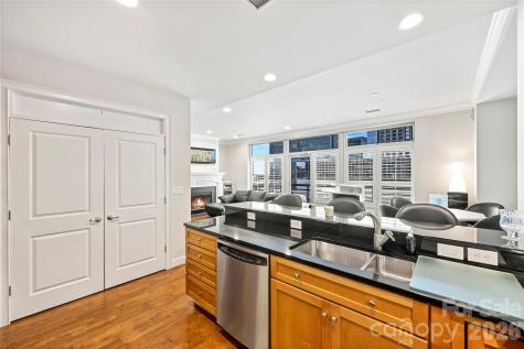 435 S Tryon Street Charlotte NC 28202