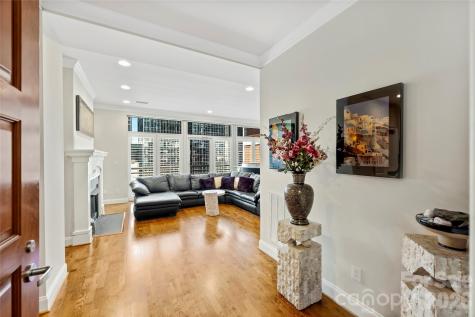 435 S Tryon Street Charlotte NC 28202