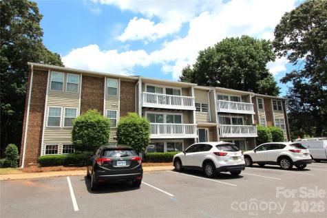1645 Arlyn Circle Charlotte NC 28213