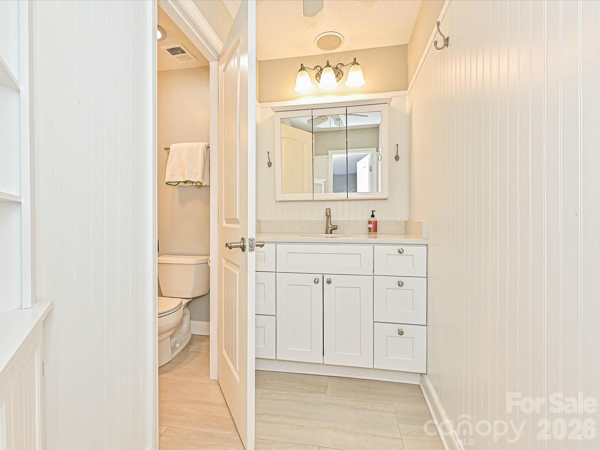 4611 Hedgemore Drive Charlotte NC 28209