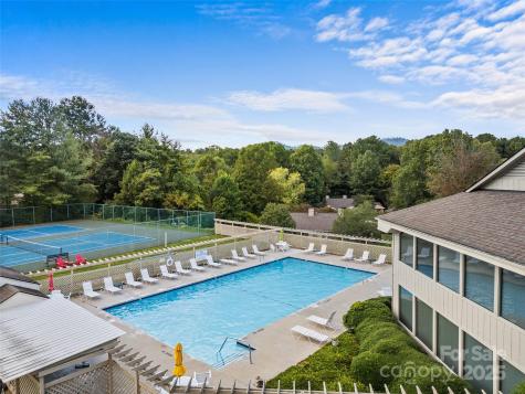 102 Abbey Circle Asheville NC 28805