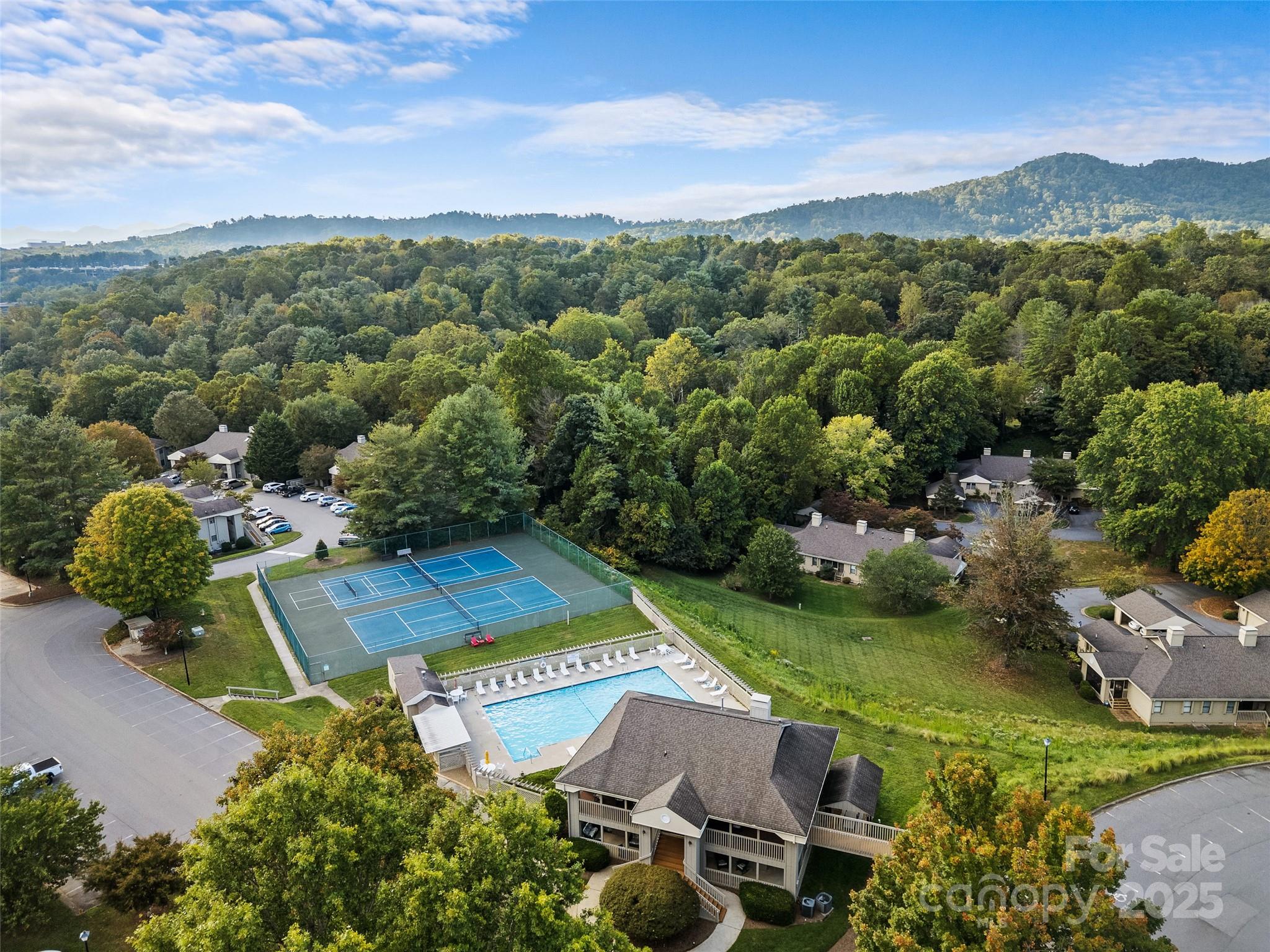 102 Abbey Circle Asheville NC 28805