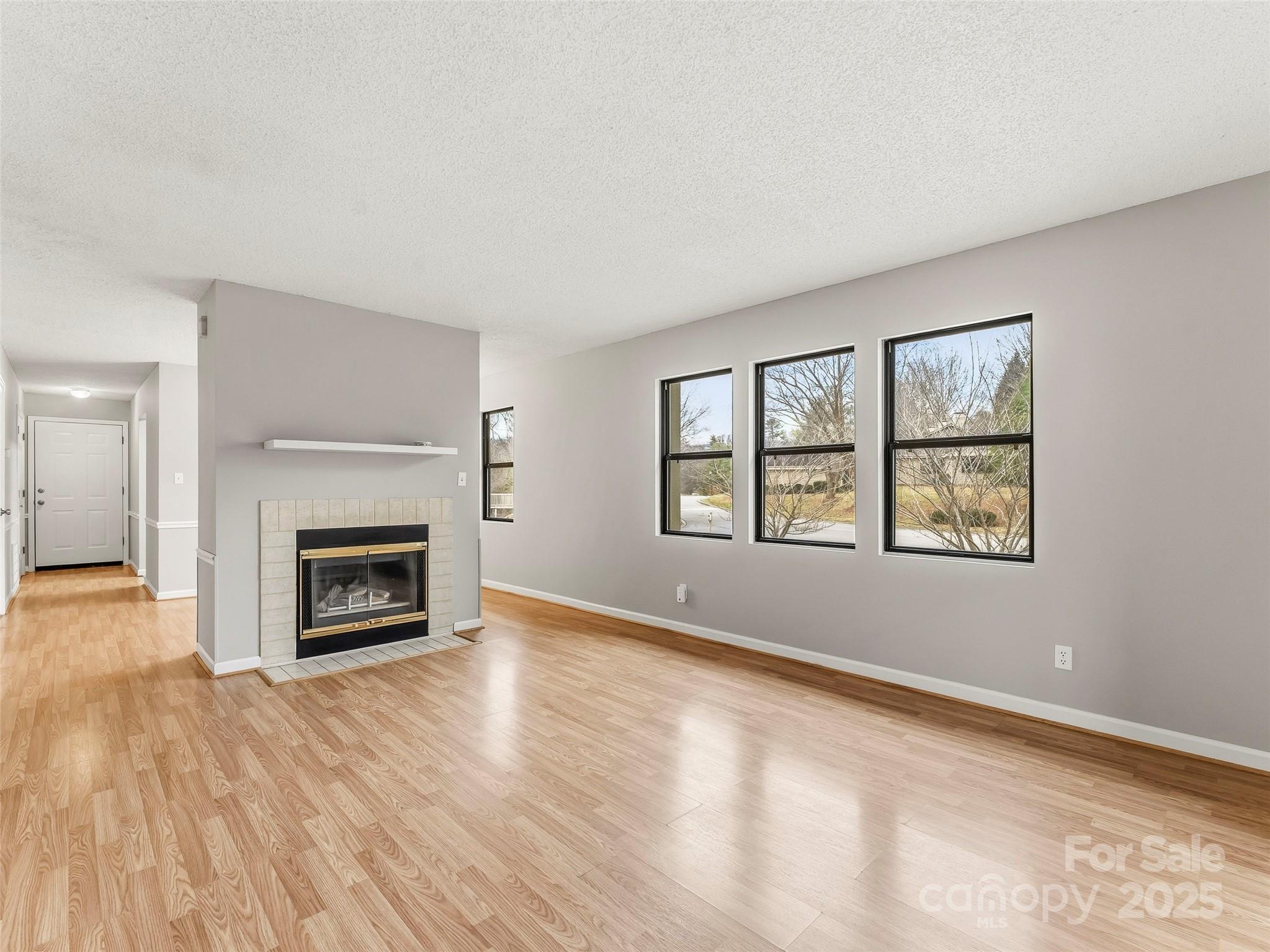 102 Abbey Circle Asheville NC 28805