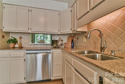 63 Hollybrook Drive Asheville NC 28803