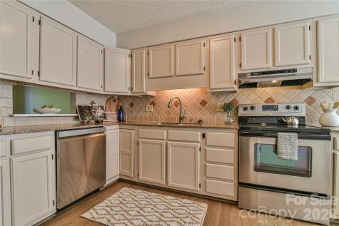 63 Hollybrook Drive Asheville NC 28803
