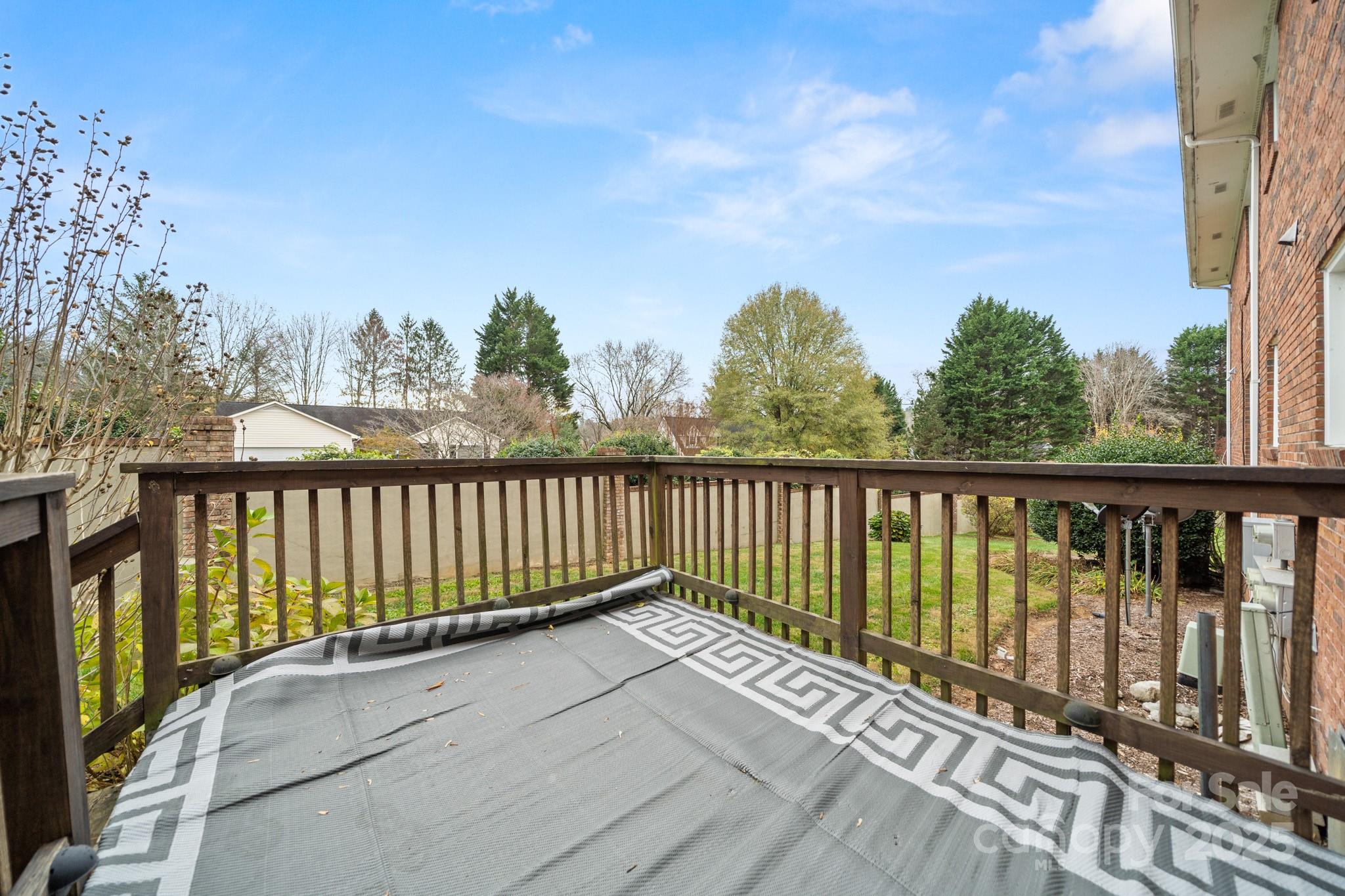 27 Capri Lane Hendersonville NC 28791