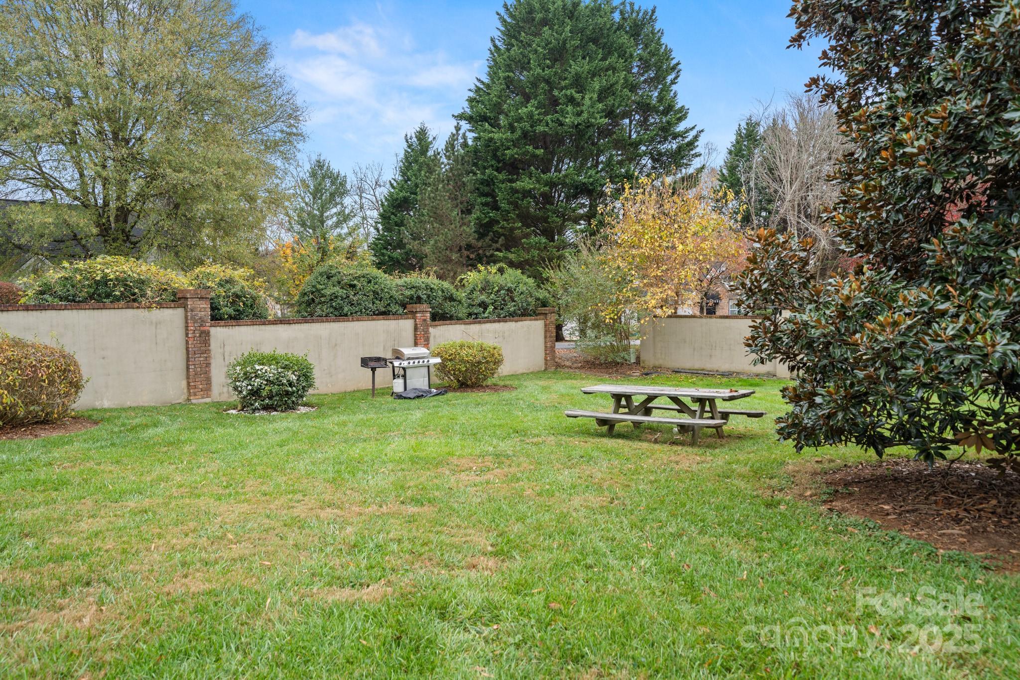 27 Capri Lane Hendersonville NC 28791