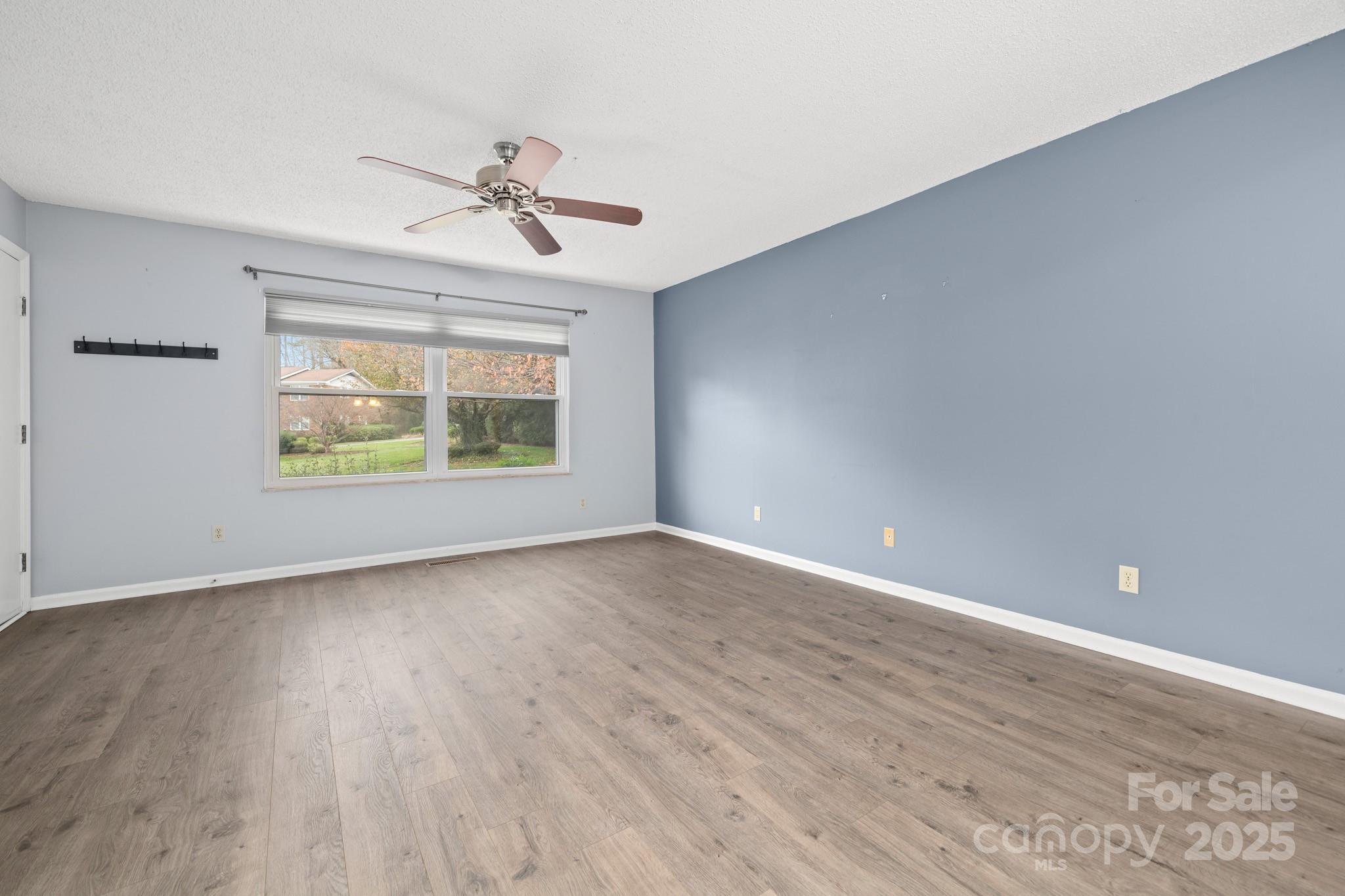 27 Capri Lane Hendersonville NC 28791