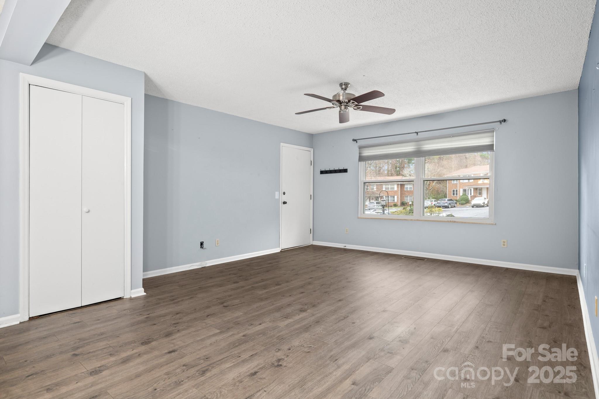 27 Capri Lane Hendersonville NC 28791