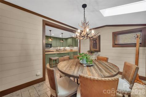 55 Toxaway Shores Lake Toxaway NC 28747