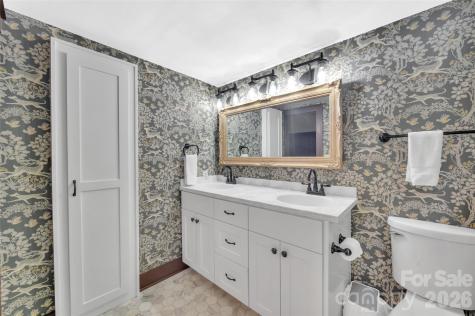 55 Toxaway Shores Lake Toxaway NC 28747
