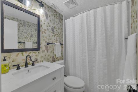 55 Toxaway Shores Lake Toxaway NC 28747