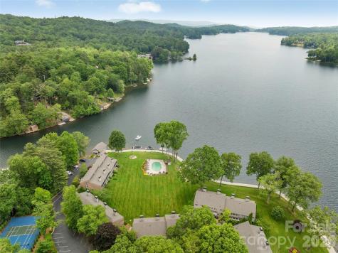 55 Toxaway Shores Lake Toxaway NC 28747