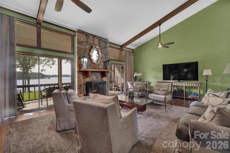 55 Toxaway Shores Lake Toxaway NC 28747