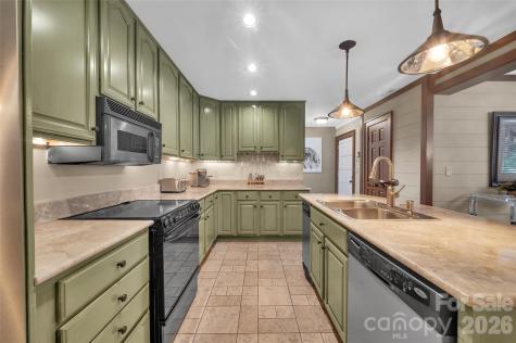 55 Toxaway Shores Lake Toxaway NC 28747