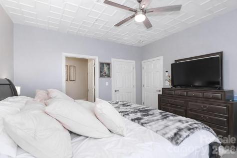 1530 Forest Park Drive Statesville NC 28677