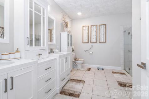 1530 Forest Park Drive Statesville NC 28677