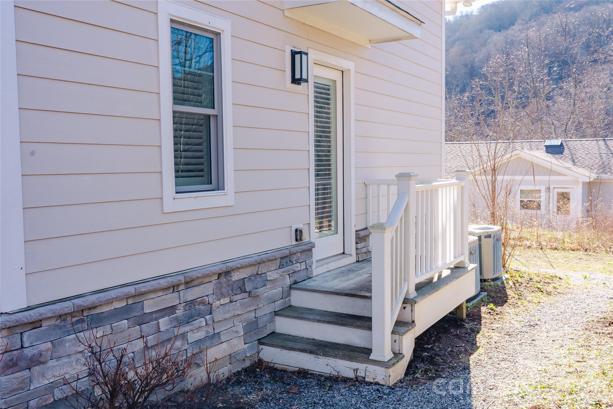 11 Lila Lane Clyde NC 28721