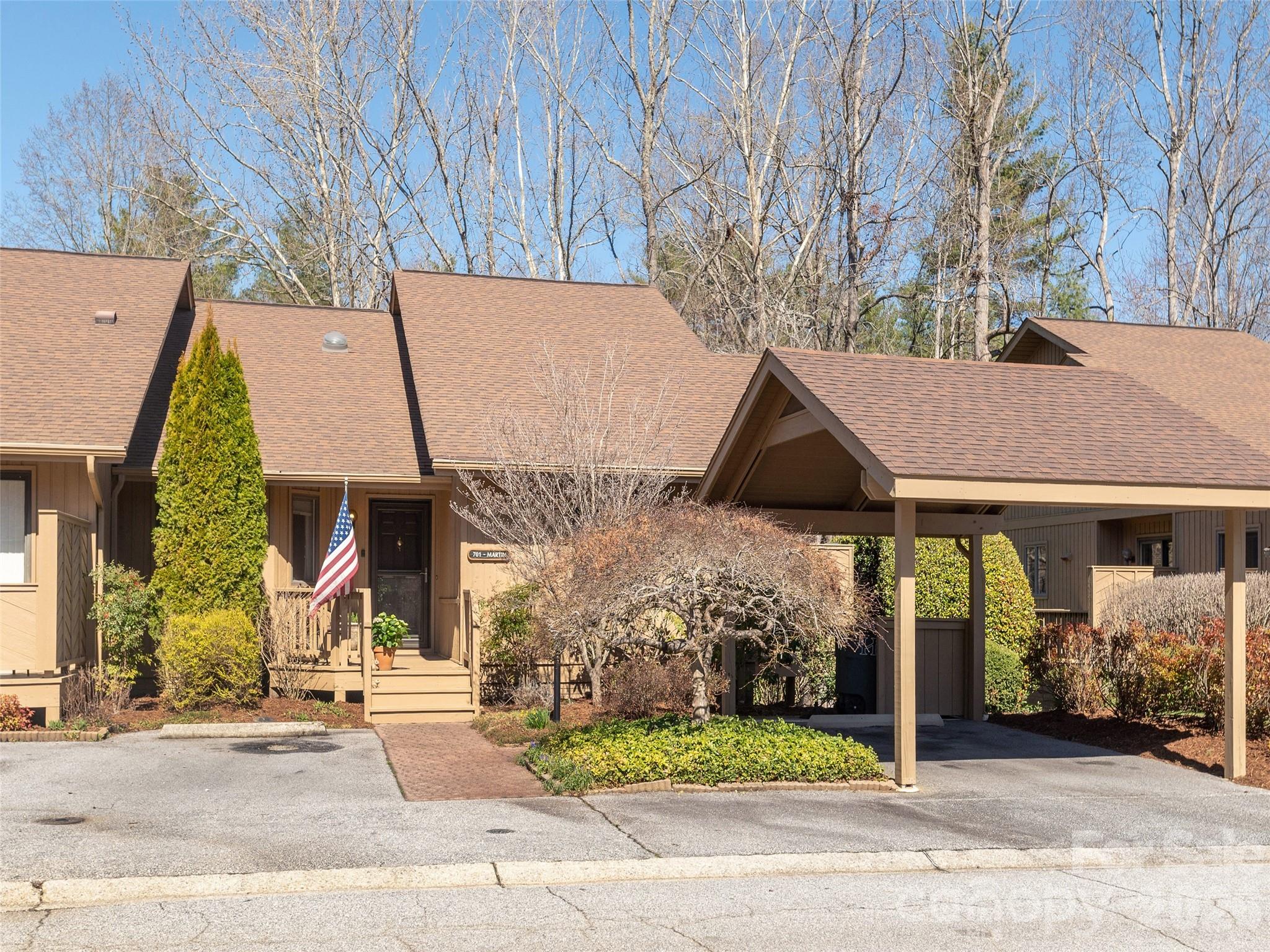 701 Red Oak Drive Hendersonville NC 28791