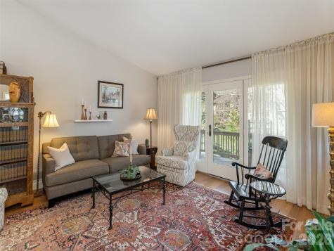 701 Red Oak Drive Hendersonville NC 28791