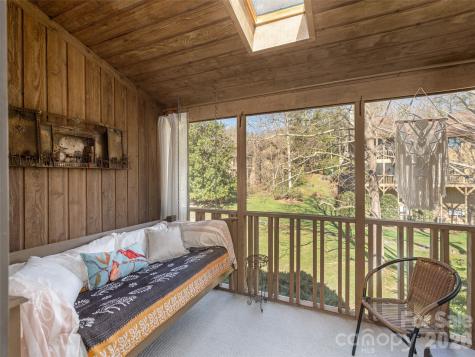 701 Red Oak Drive Hendersonville NC 28791