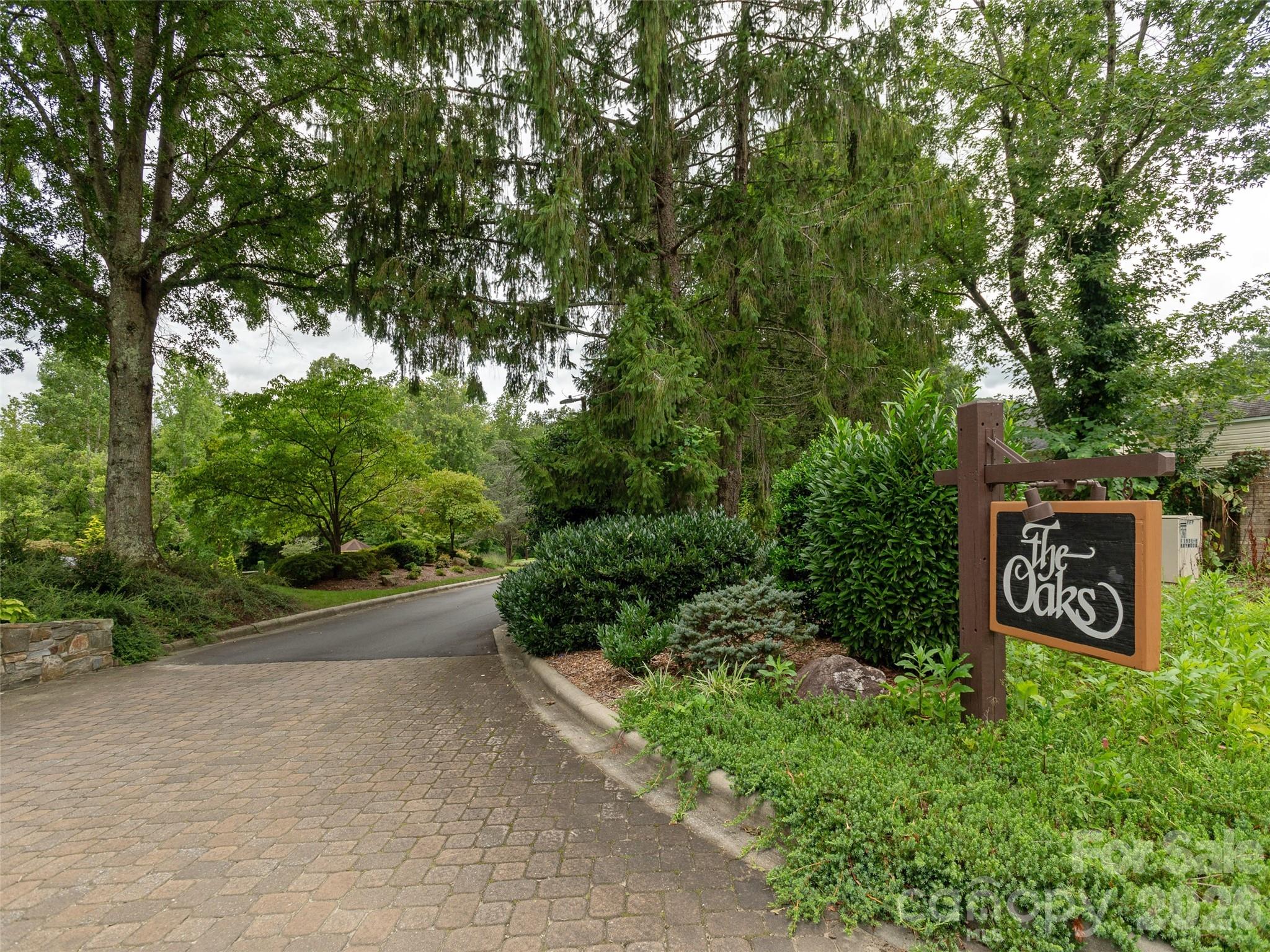 701 Red Oak Drive Hendersonville NC 28791