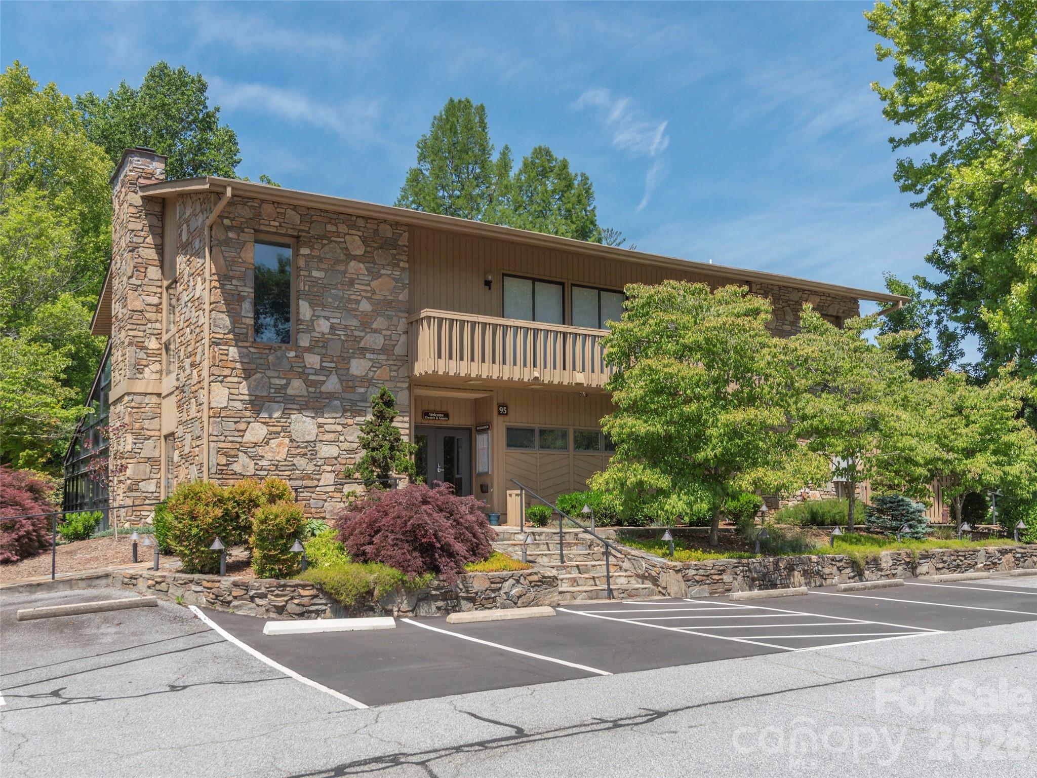 701 Red Oak Drive Hendersonville NC 28791