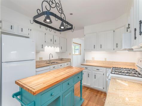 208 Crowfields Drive Asheville NC 28803