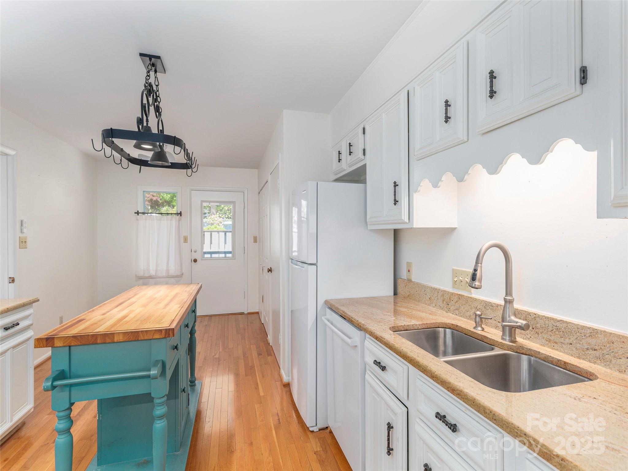 208 Crowfields Drive Asheville NC 28803