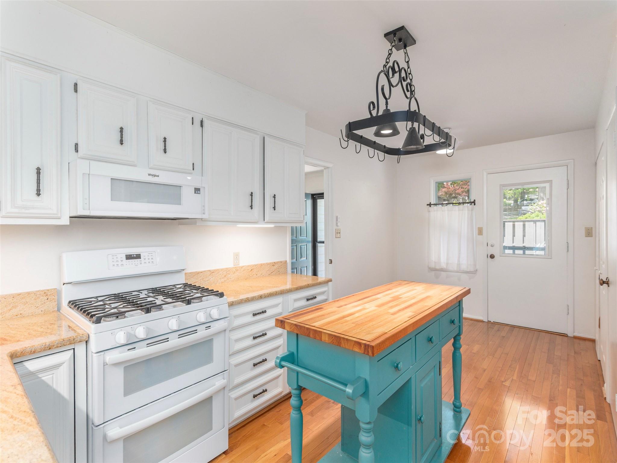 208 Crowfields Drive Asheville NC 28803