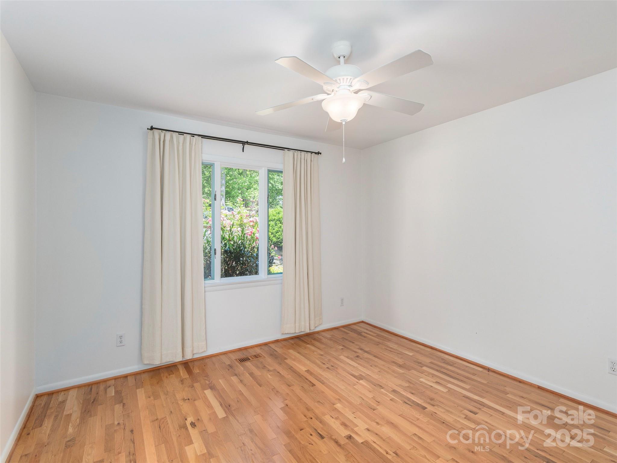 208 Crowfields Drive Asheville NC 28803