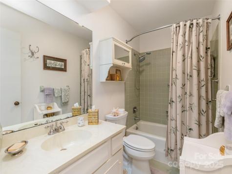 208 Crowfields Drive Asheville NC 28803