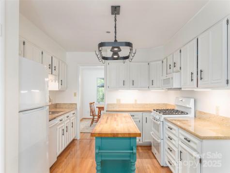 208 Crowfields Drive Asheville NC 28803