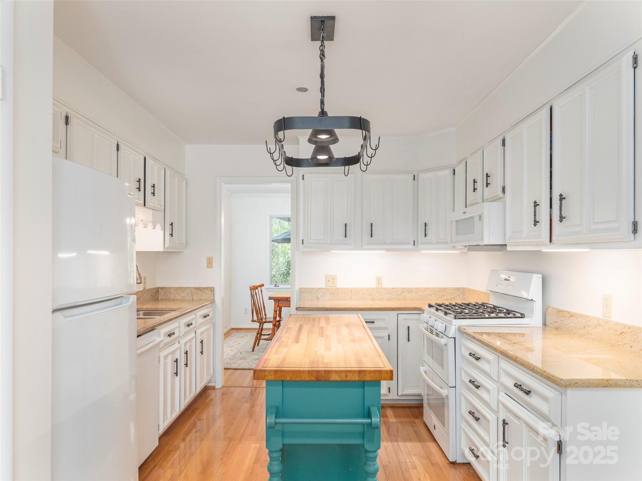 208 Crowfields Drive Asheville NC 28803