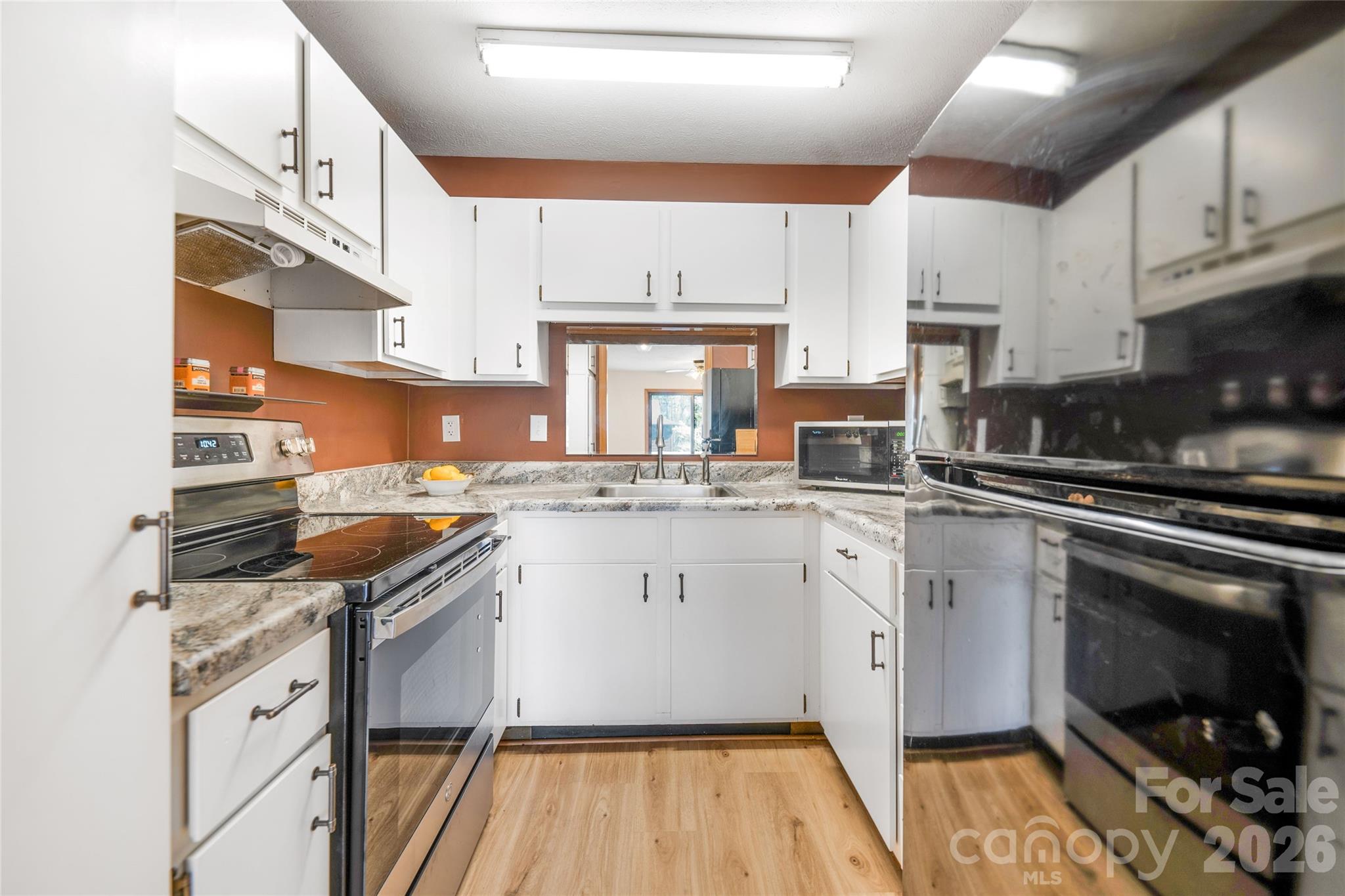 521 Courtwood Lane Hendersonville NC 28739