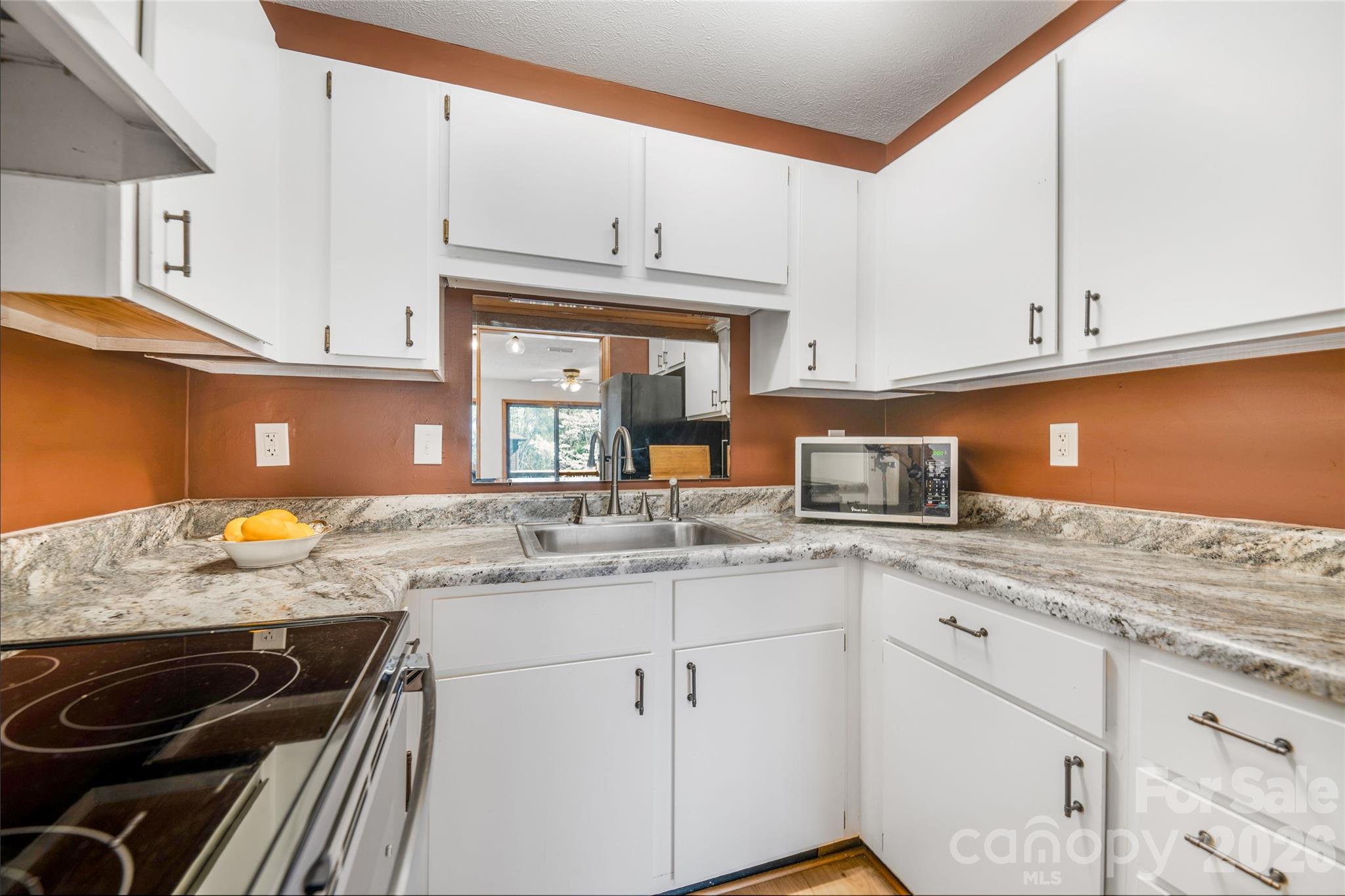 521 Courtwood Lane Hendersonville NC 28739