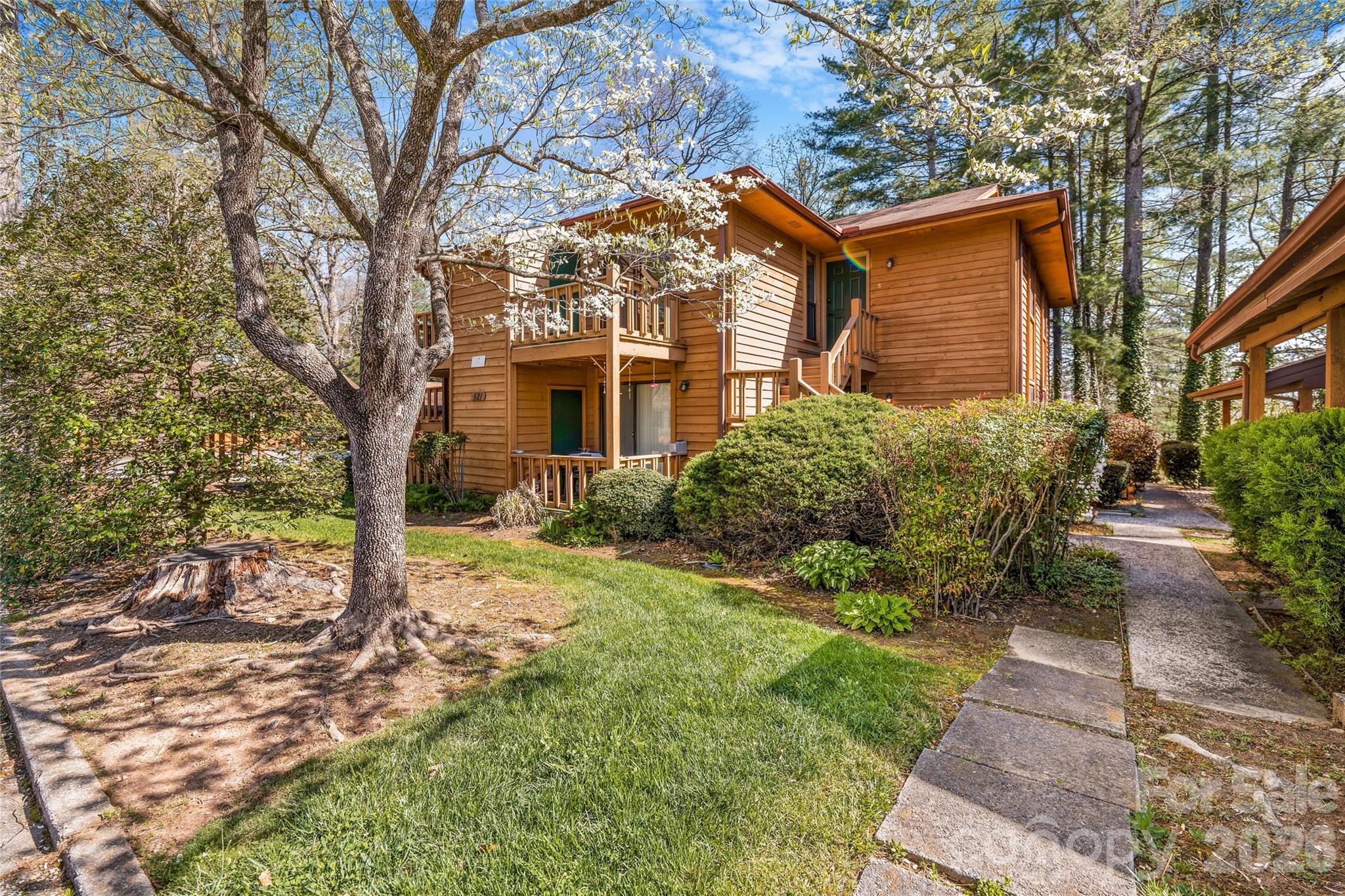 521 Courtwood Lane Hendersonville NC 28739