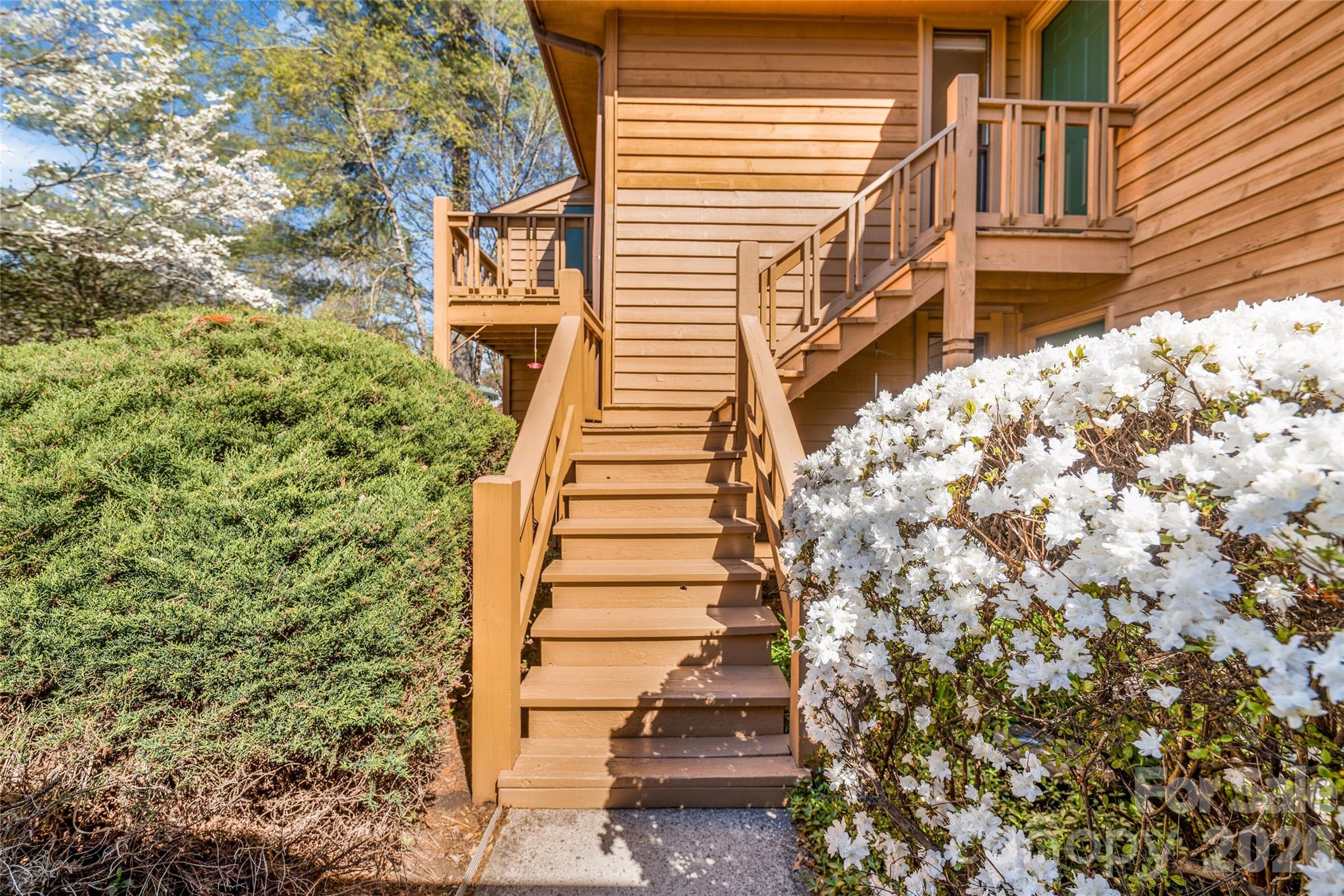 521 Courtwood Lane Hendersonville NC 28739