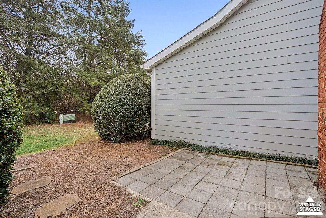 9241 N Vicksburg Park Court Charlotte NC 28210