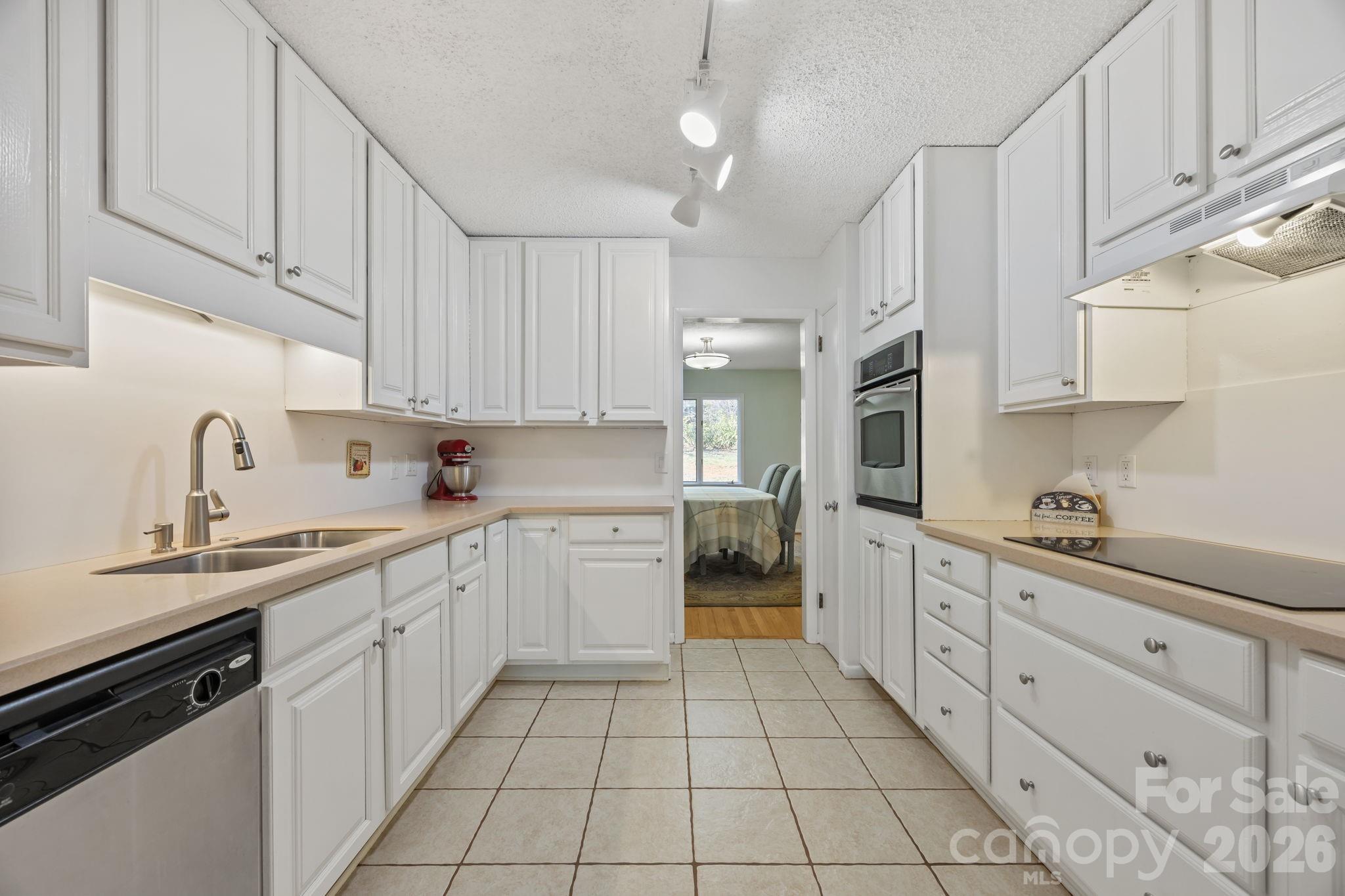 102 Crowfields Drive Asheville NC 28803