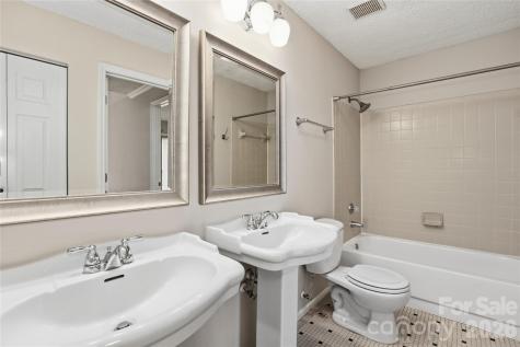 2518 Cranbrook Lane Charlotte NC 28207