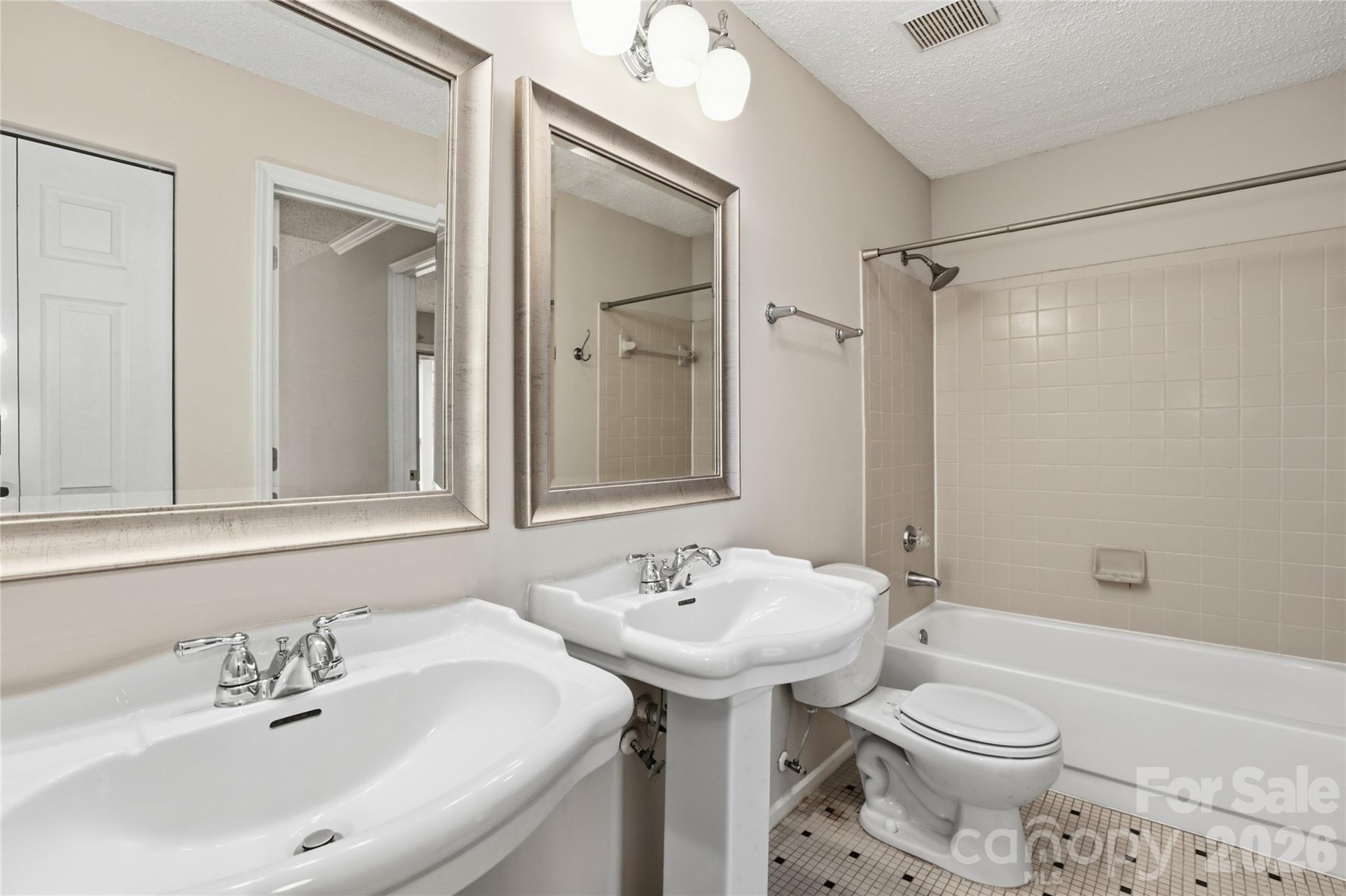2518 Cranbrook Lane Charlotte NC 28207